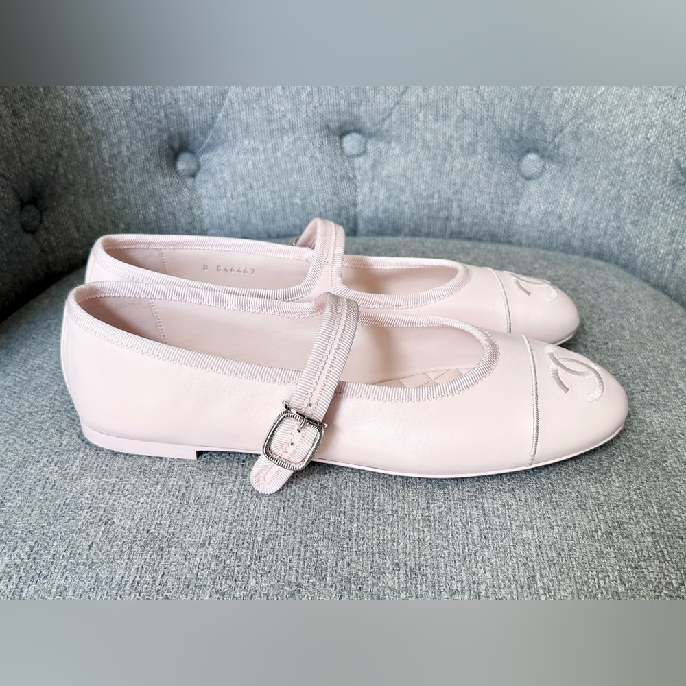 NEW CHANEL CC LOGO LIGHT PINK LEATHER MARYJANE BALLET FLATS SILVER BUCKLE 39 - Picture 8 of 16